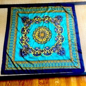 Scarf EUC. 34” x 34”.